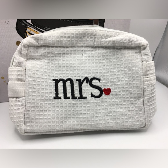 Mrs. Pouch - Picture 1 of 12